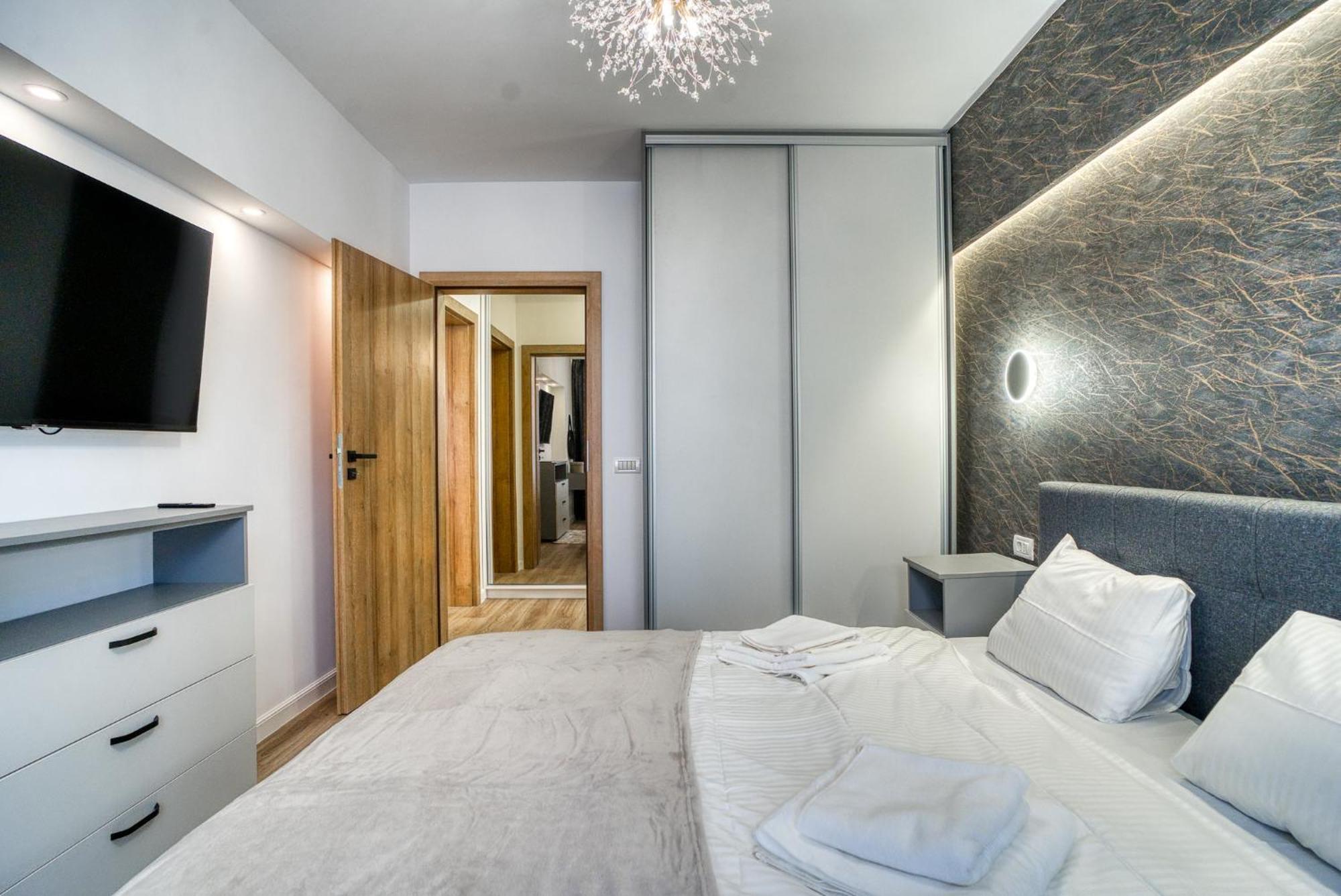City Chic Retreat: Newly Renovated 1Br Apartment Bucarest Exterior foto